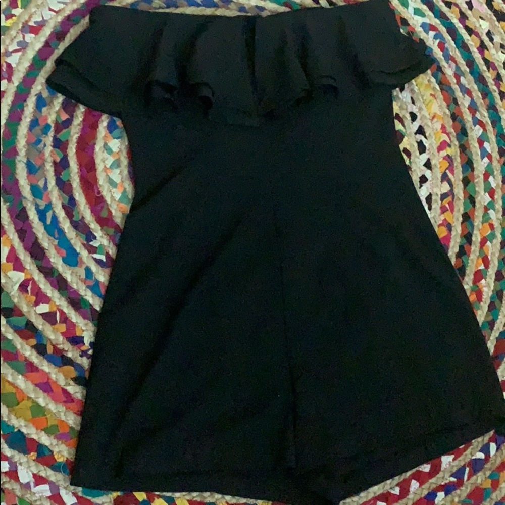 Simple black romper - Picture 2 of 3